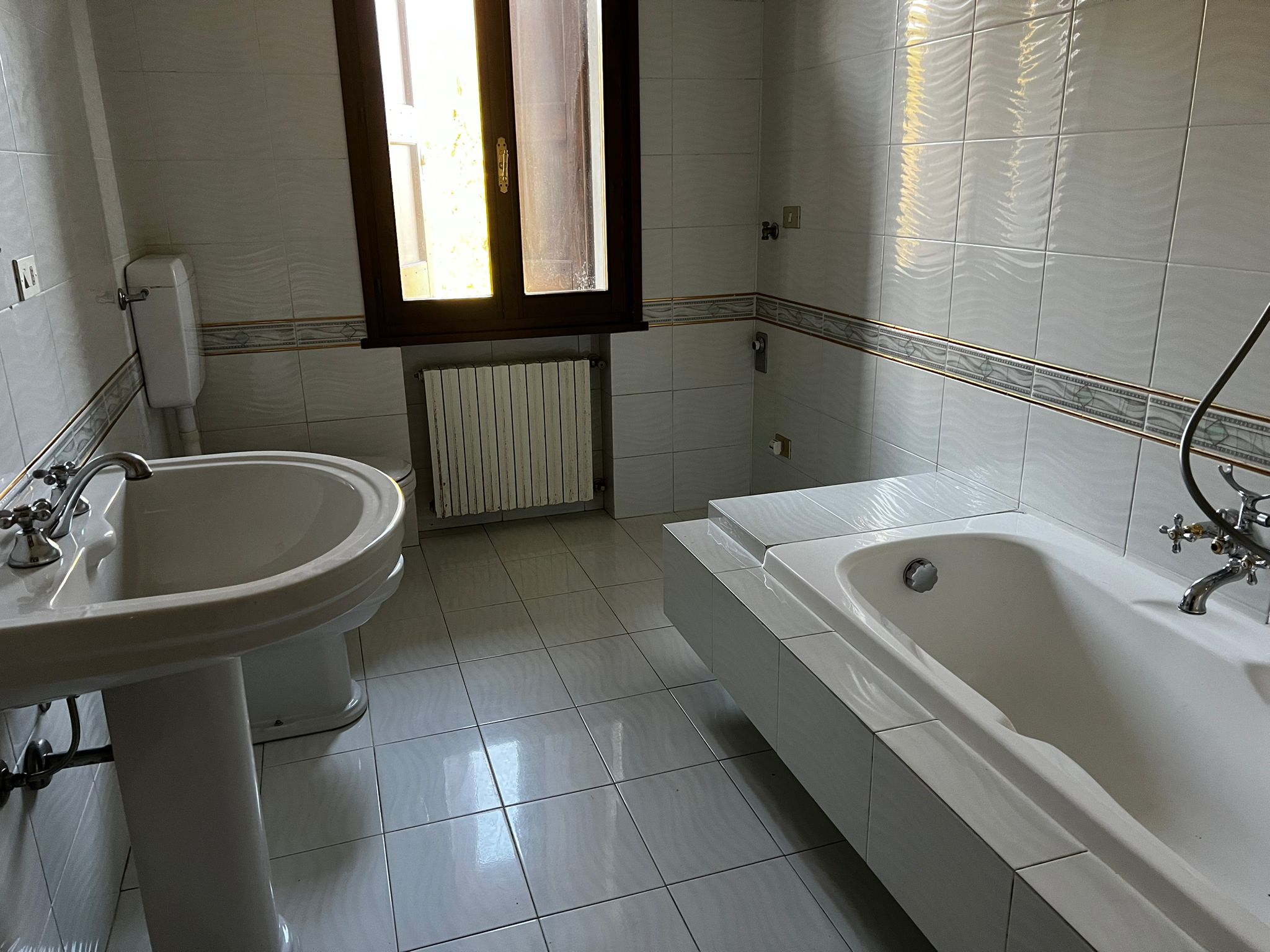 2c8d95f2-ada0-447a-859c-c5357edfeb2d