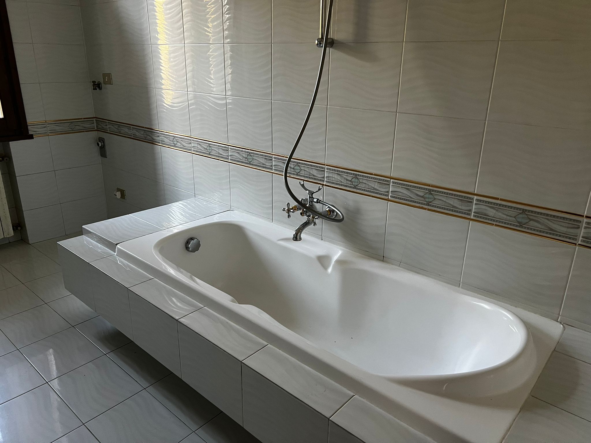 6b50037b-f486-4393-8ac2-d27dcd2cf421