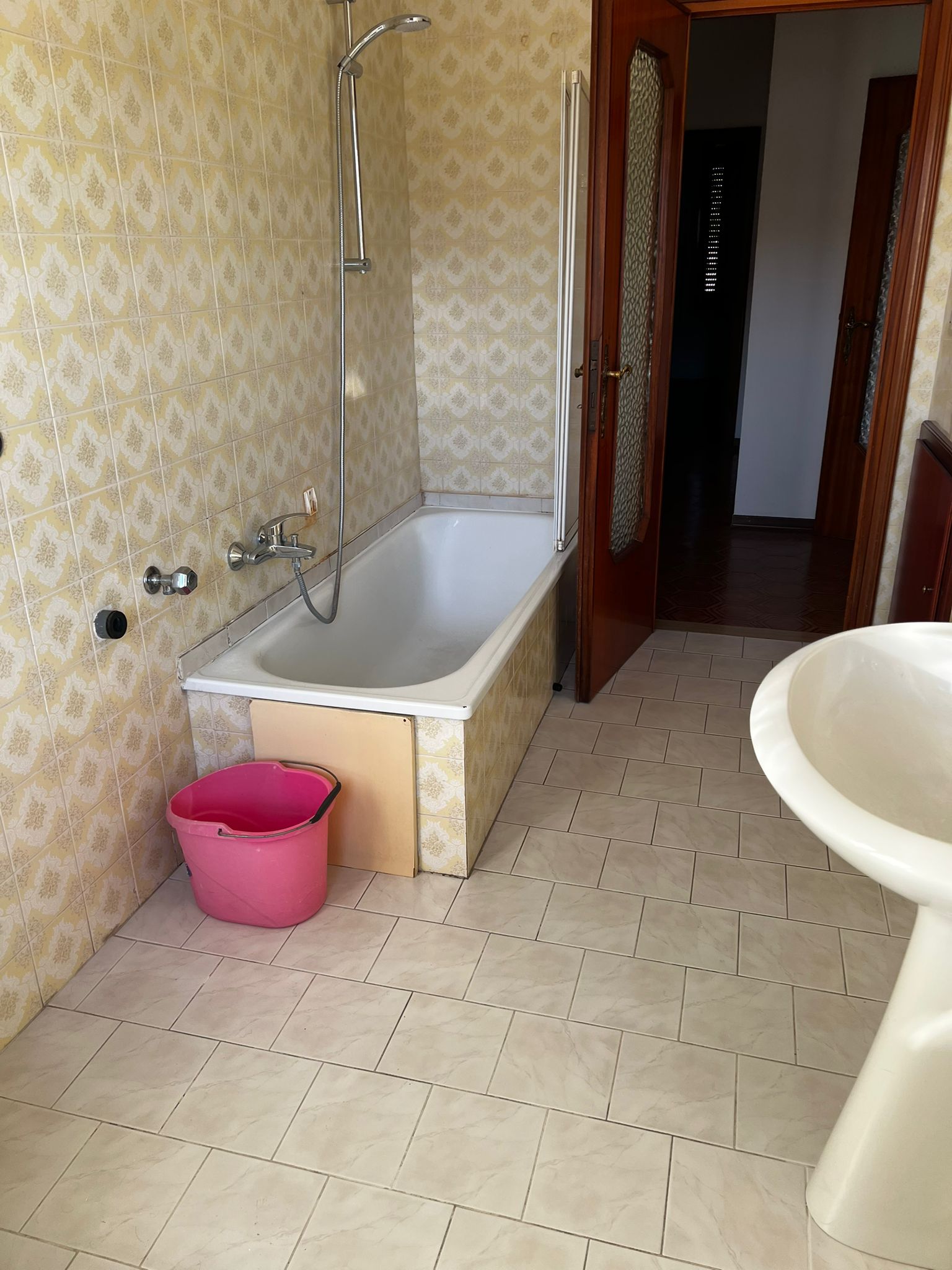 f681057c-8daf-493e-9d8b-d4de3b6e673a