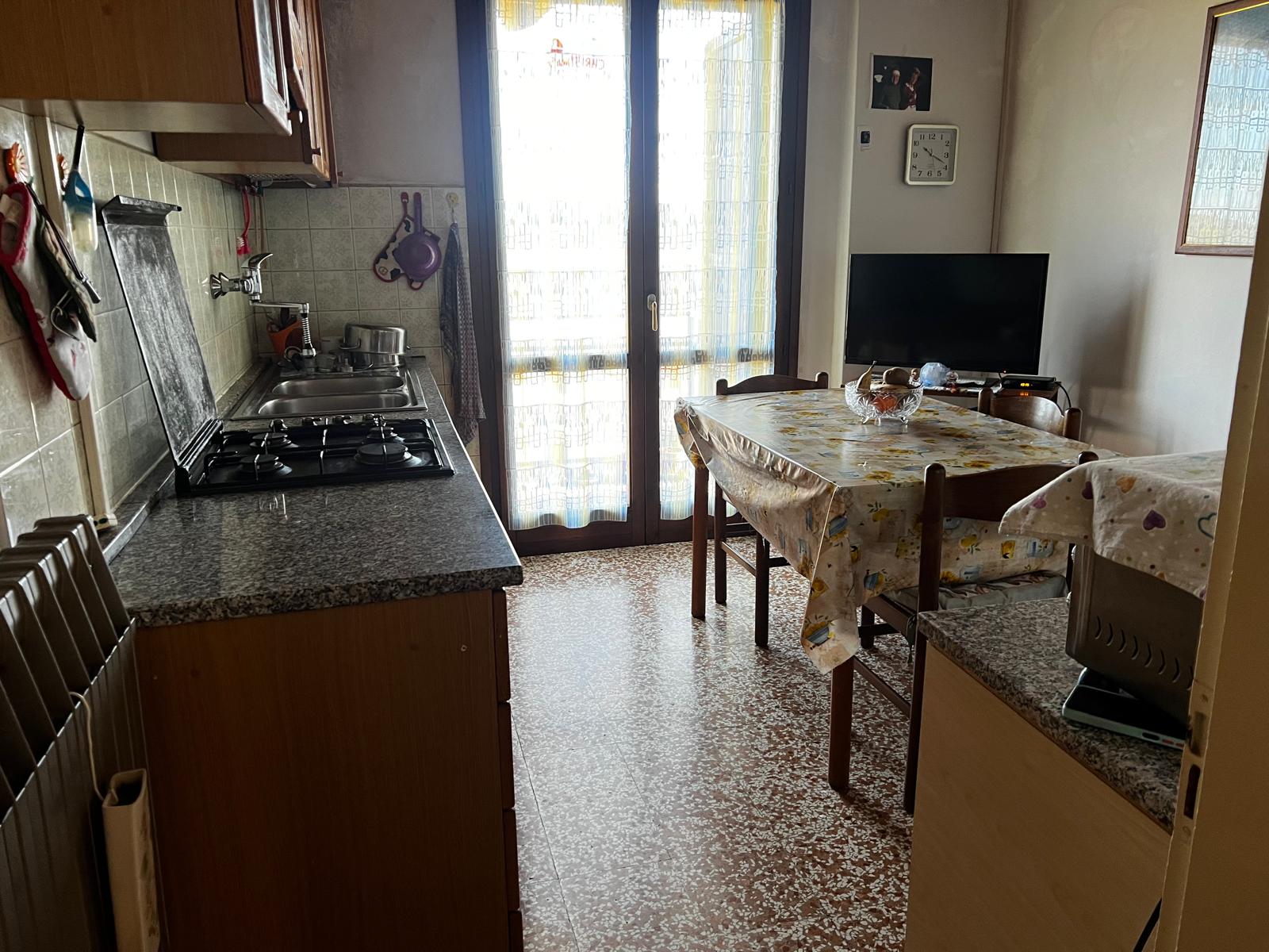 09f2cfb0-b807-44c0-920e-cb24f66e7f88