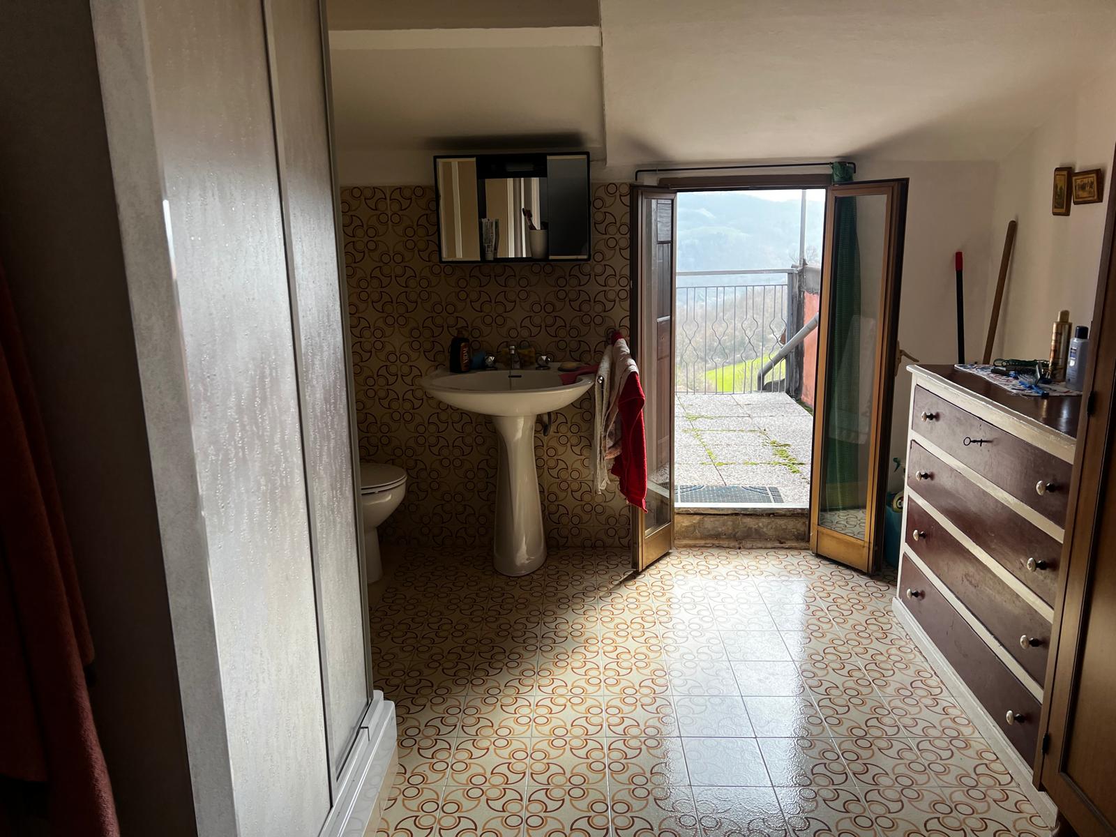 a8027ad4-b964-4742-b54d-7a65e7b61044